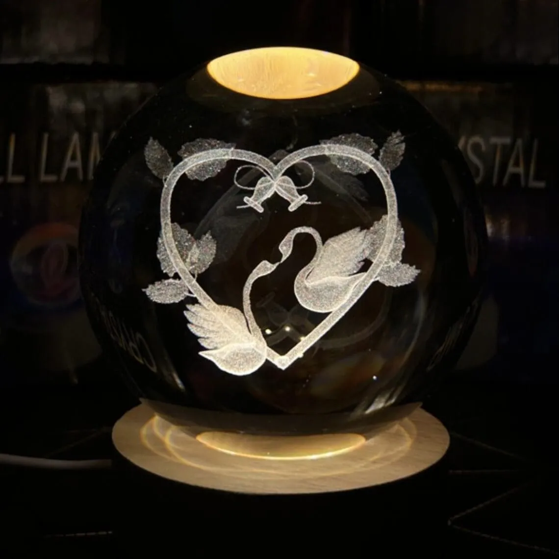 Φωτιζόμενη μπάλα 8cm με καρδιά και κύκνους, USB, 6 LED